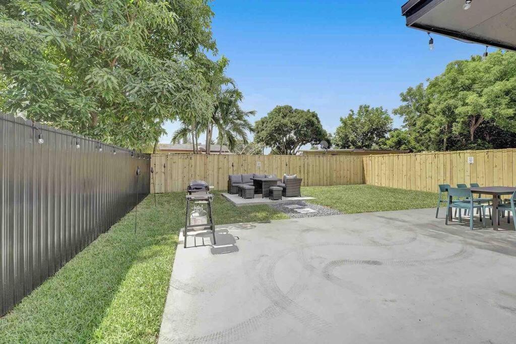 Near Sunny Isle Beach & Aventura Apartment North Miami Beach Exterior photo